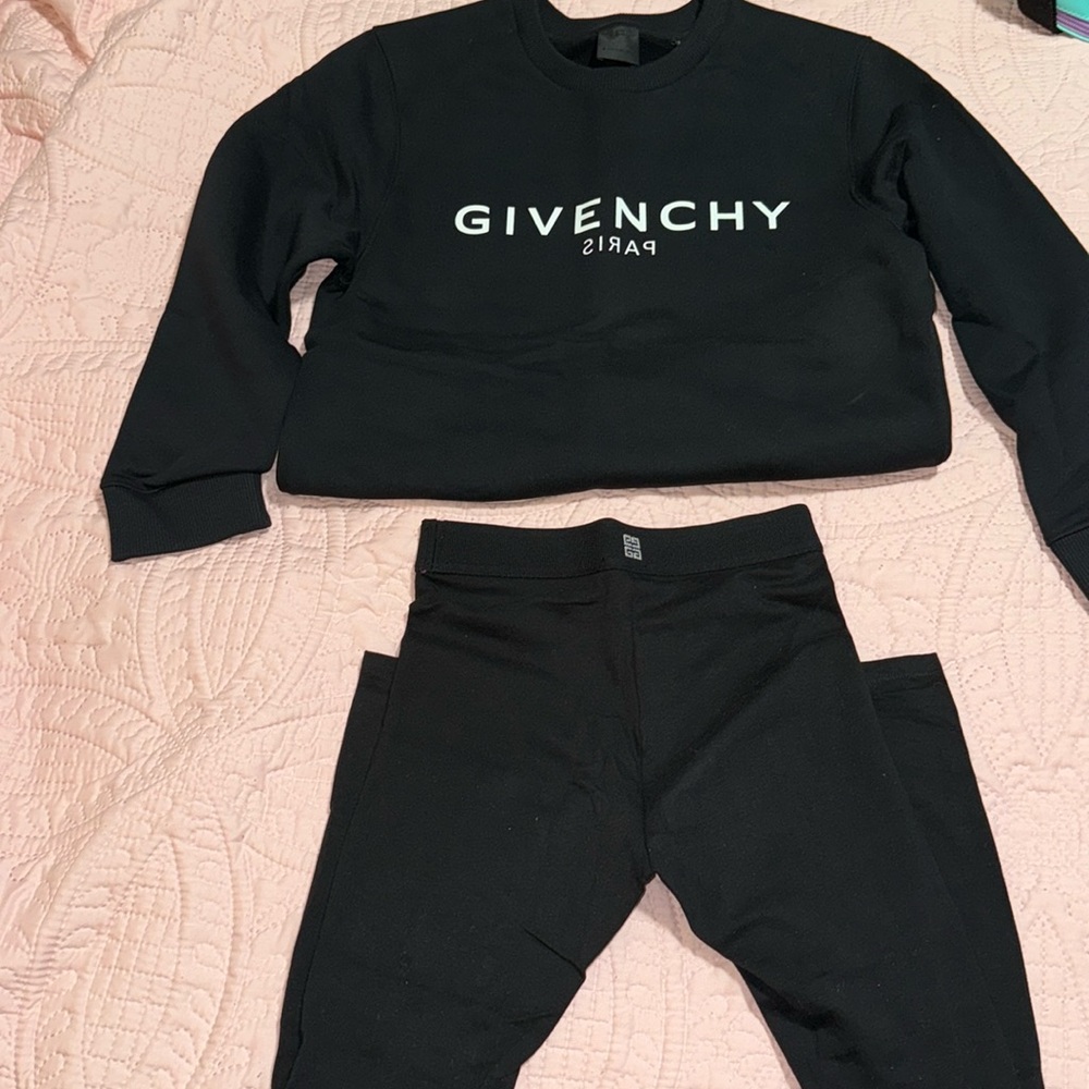 Authentic girls Givenchy set